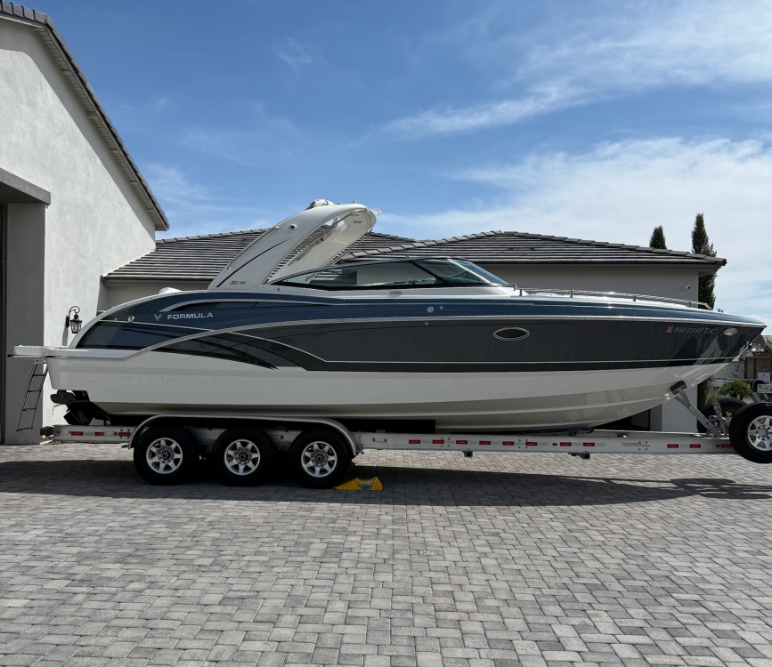 2018 FORMULA 31 BOWRIDER
